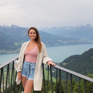 Meet your Posher, Carley